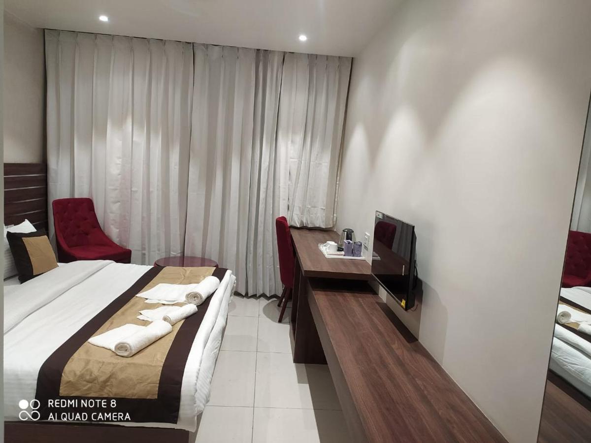Rajlaxmi Hotel - Free Airport Pickup And Drop Jaipur Exterior foto